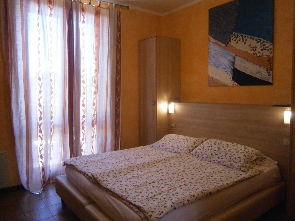 סירמיונה Hotel Chiara מראה חיצוני תמונה